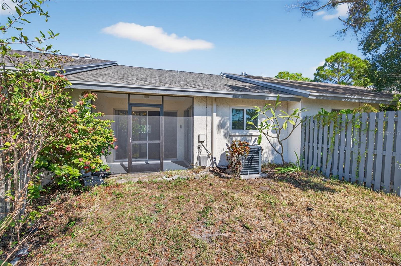 BELLE OAK VILLAS - Residential