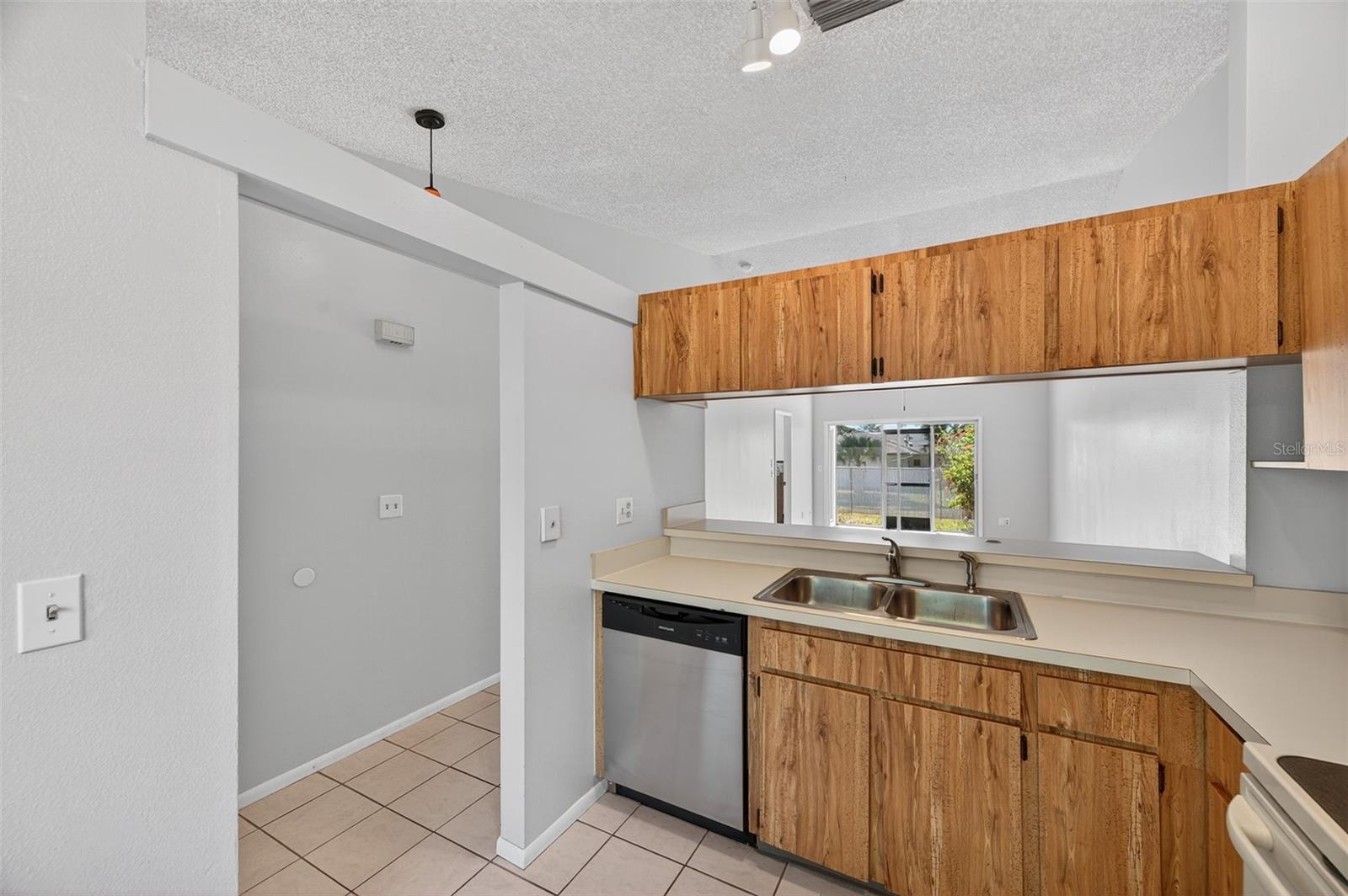 BELLE OAK VILLAS - Residential