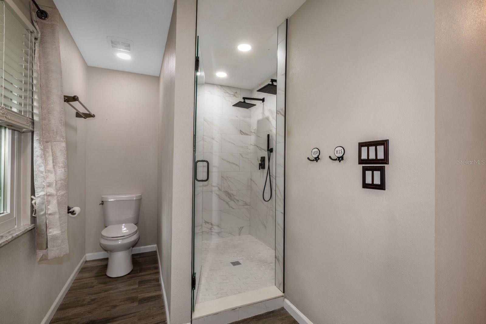 COUNTRY CLUB VIEW SUB - Residential