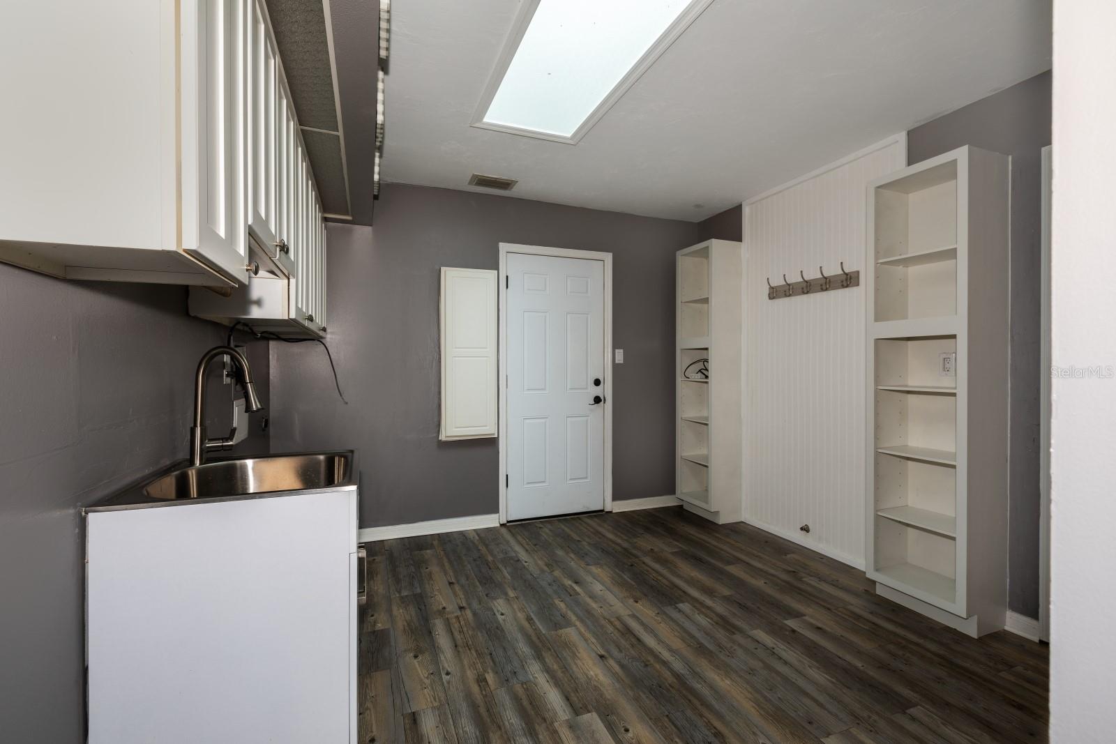 COUNTRY CLUB VIEW SUB - Residential