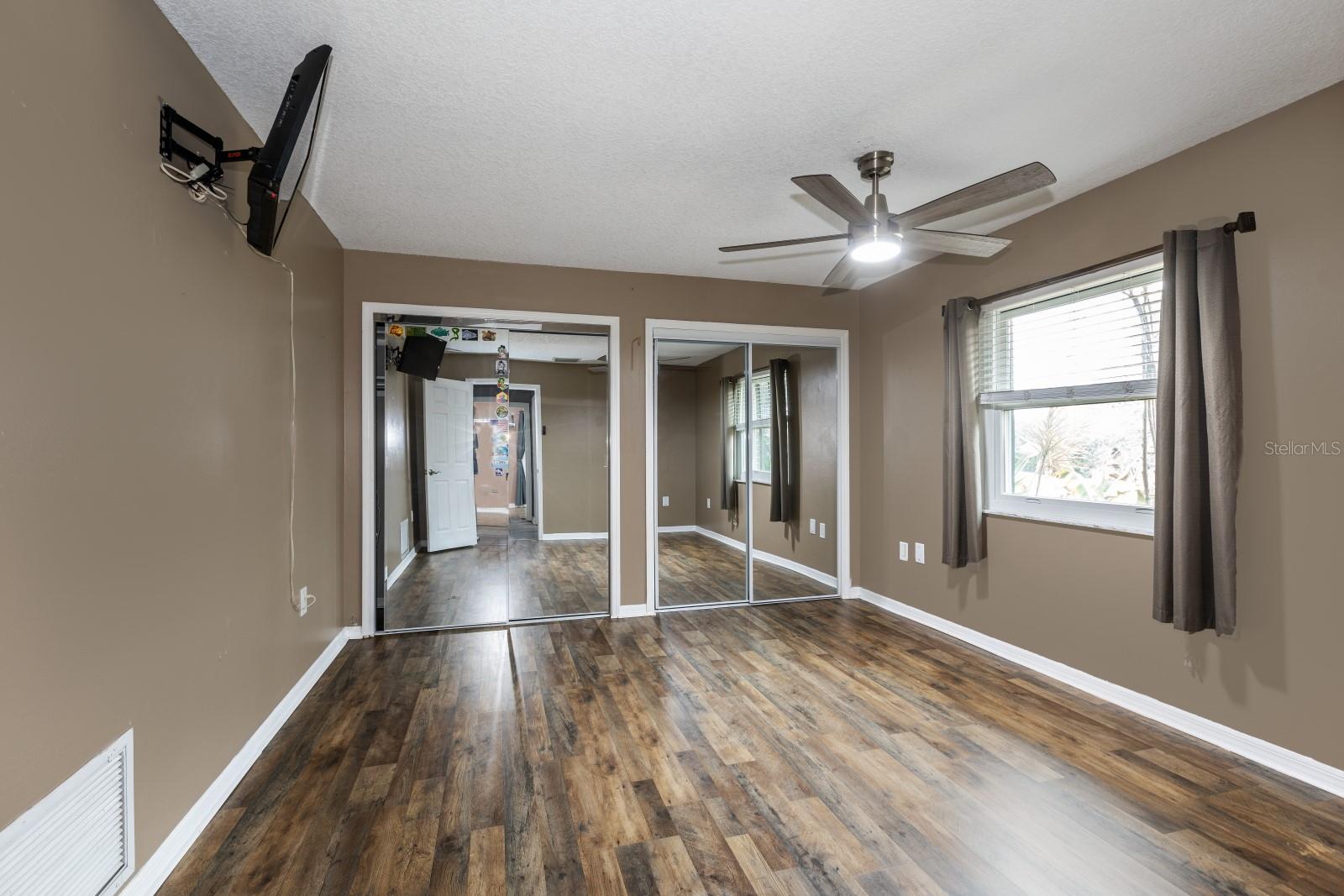 COUNTRY CLUB VIEW SUB - Residential