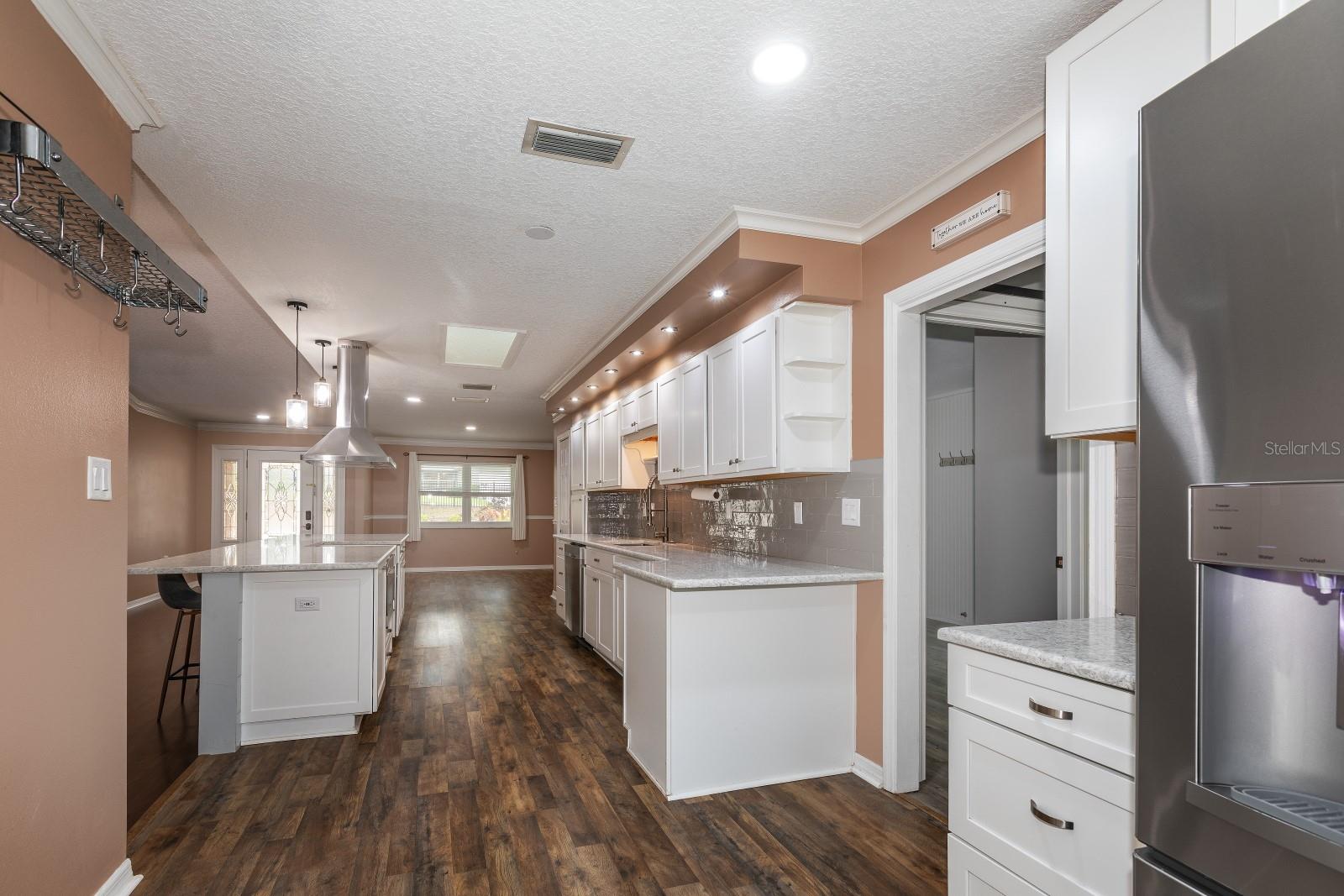 COUNTRY CLUB VIEW SUB - Residential