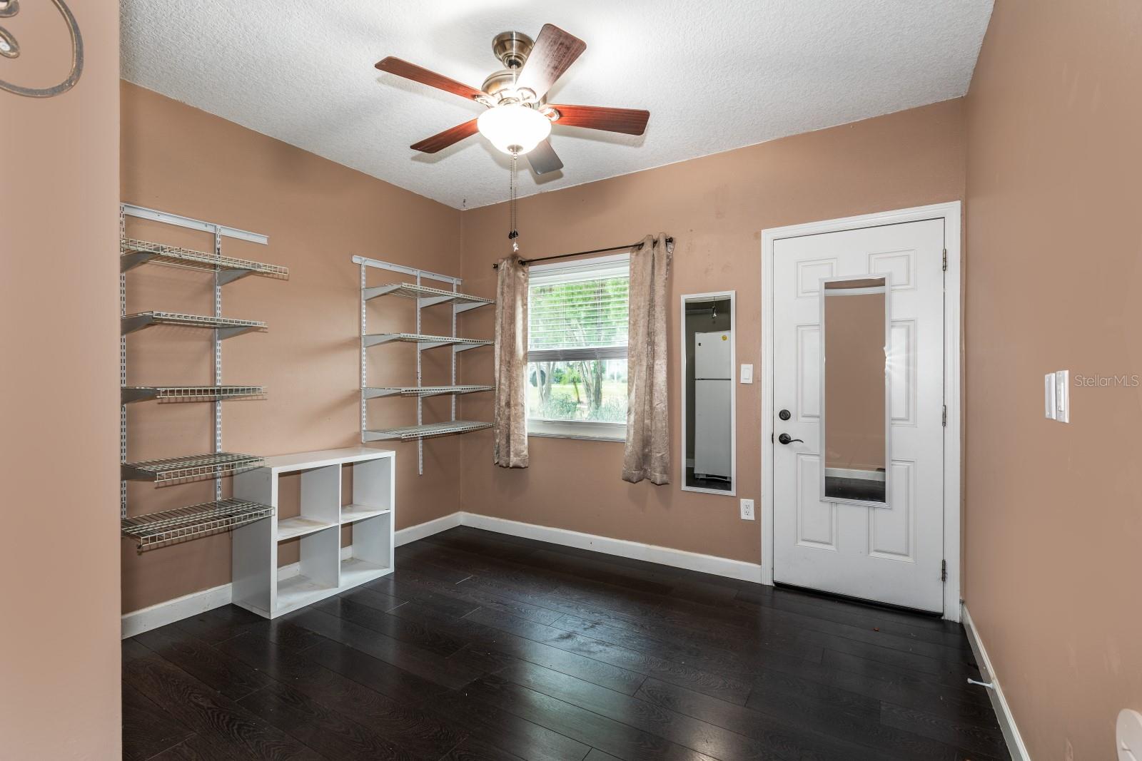 COUNTRY CLUB VIEW SUB - Residential