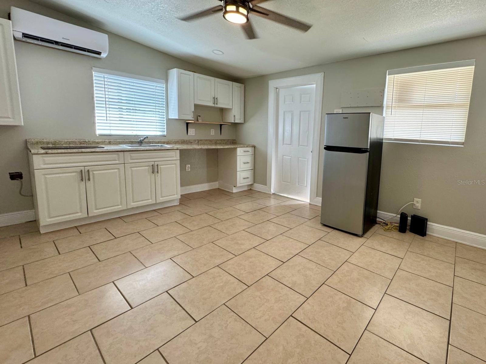 FIVACRES - Residential Lease