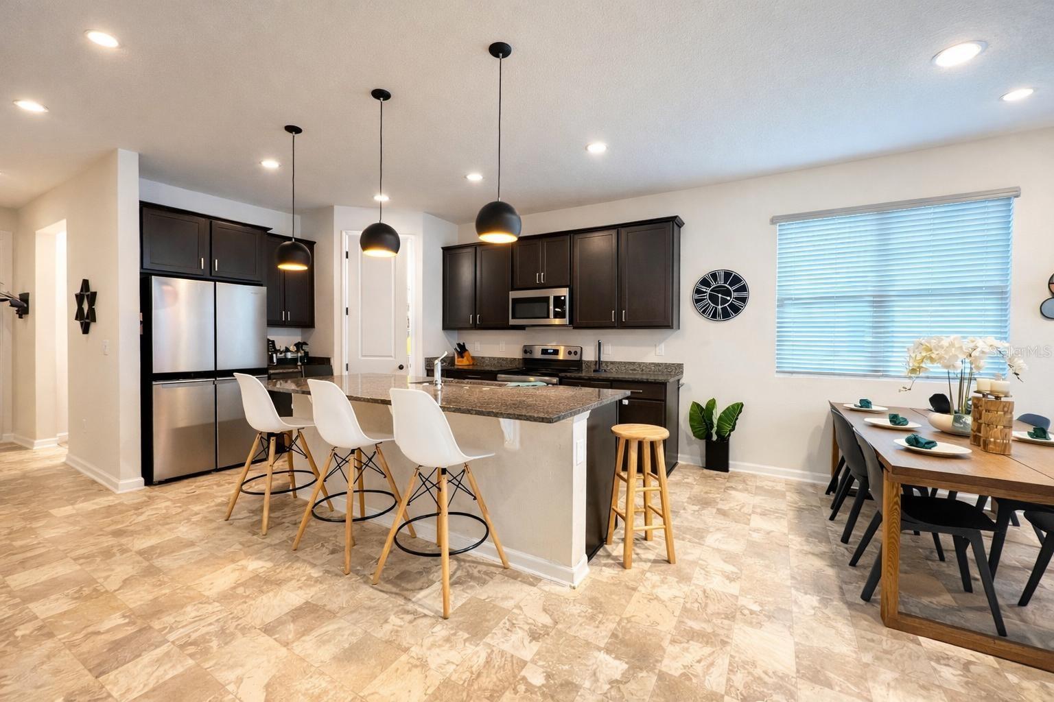 1220 MATTIE POINTE BOULEVARD