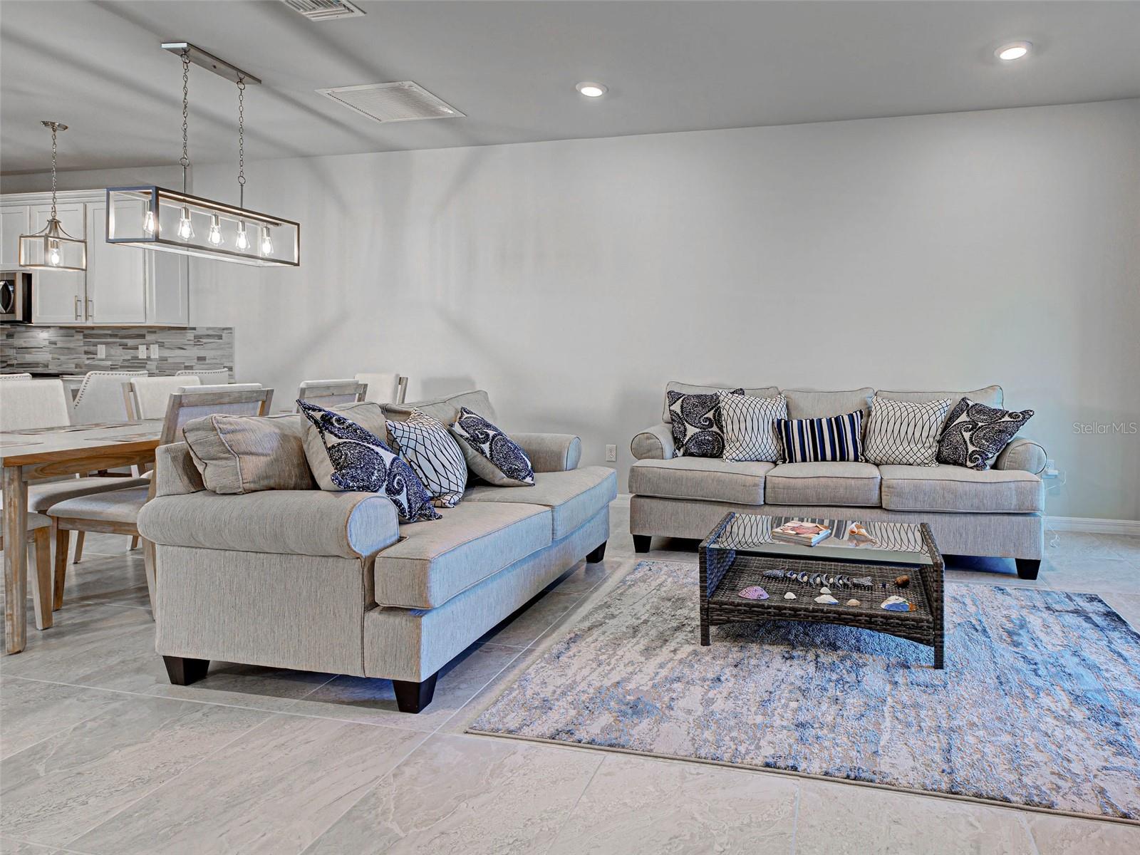 ISLANDWALK/THE WEST VLGS PH 5 - Residential