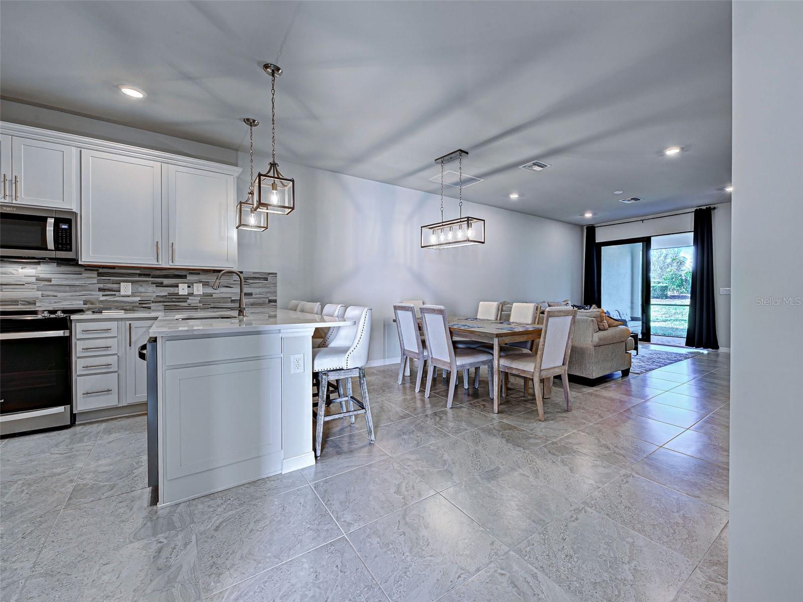 ISLANDWALK/THE WEST VLGS PH 5 - Residential