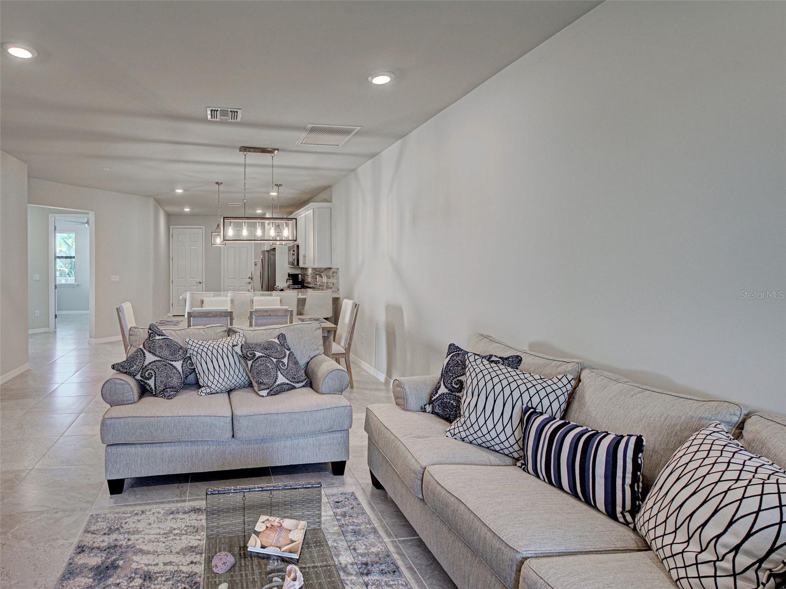 ISLANDWALK/THE WEST VLGS PH 5 - Residential