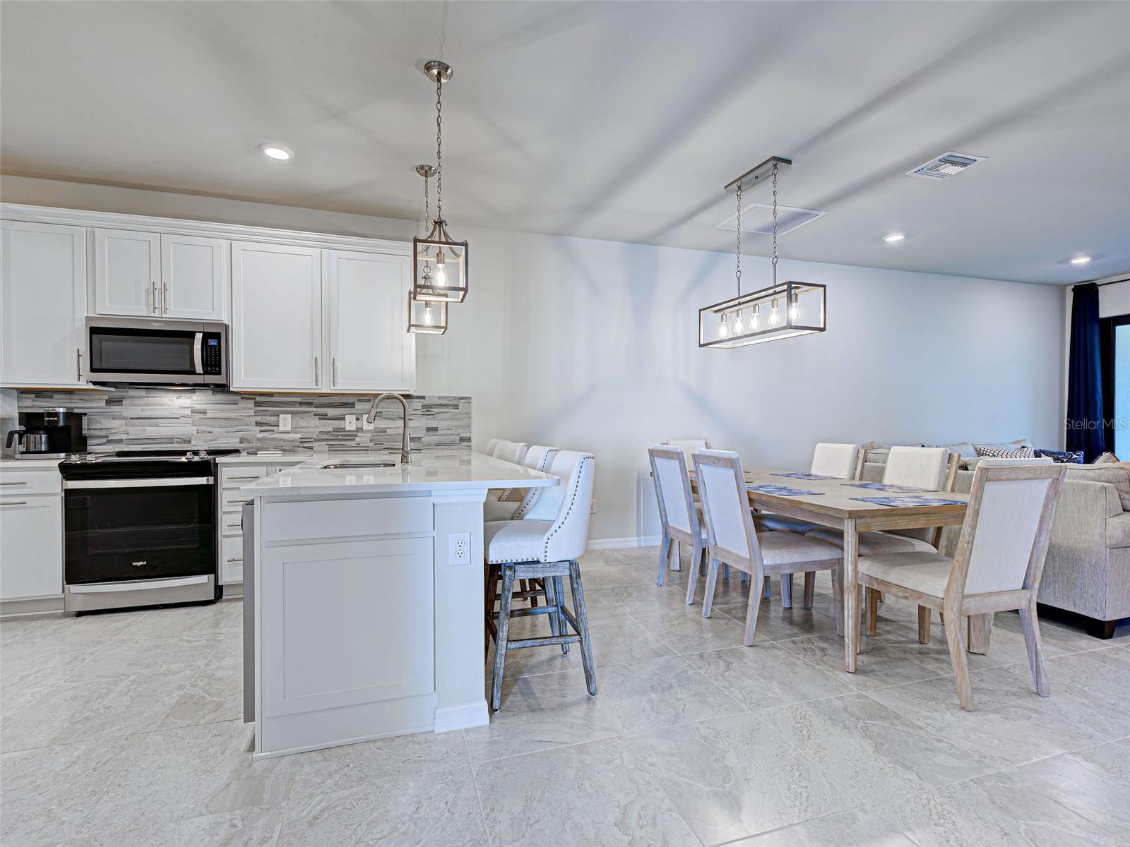 ISLANDWALK/THE WEST VLGS PH 5 - Residential