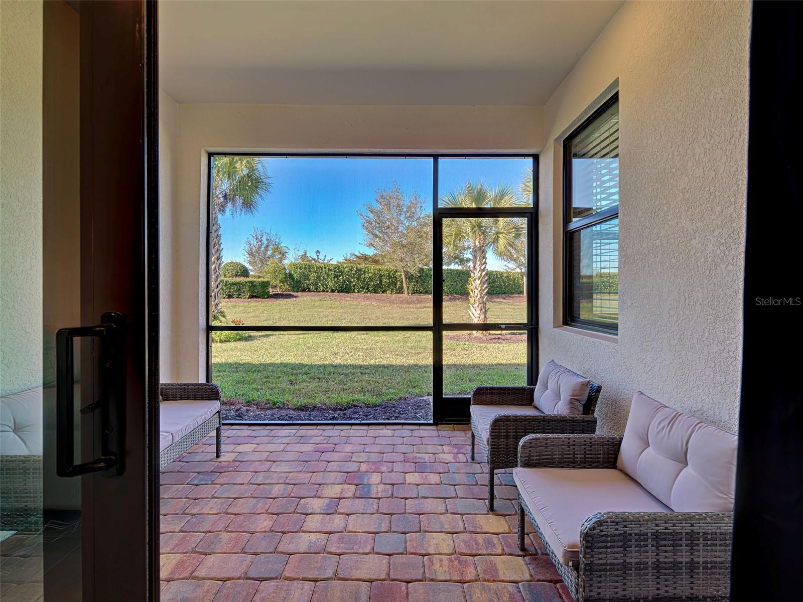 ISLANDWALK/THE WEST VLGS PH 5 - Residential