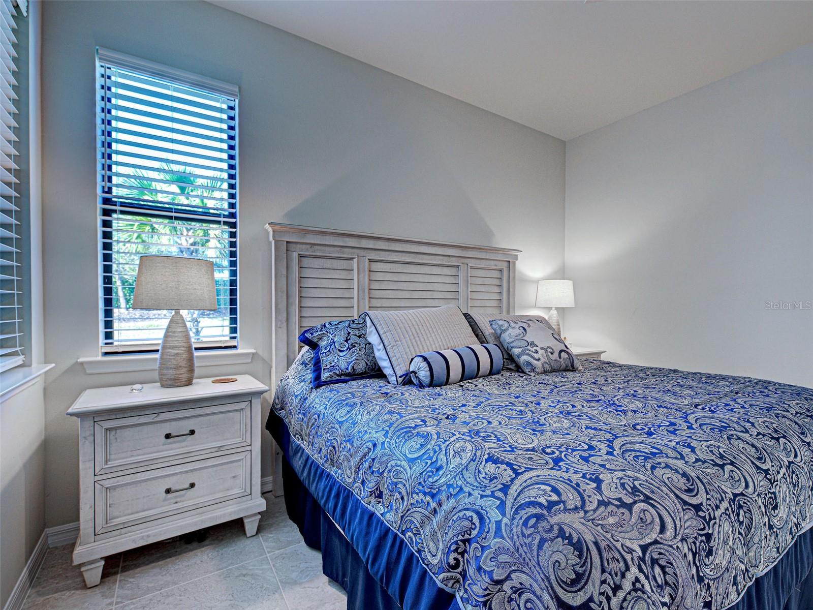 ISLANDWALK/THE WEST VLGS PH 5 - Residential