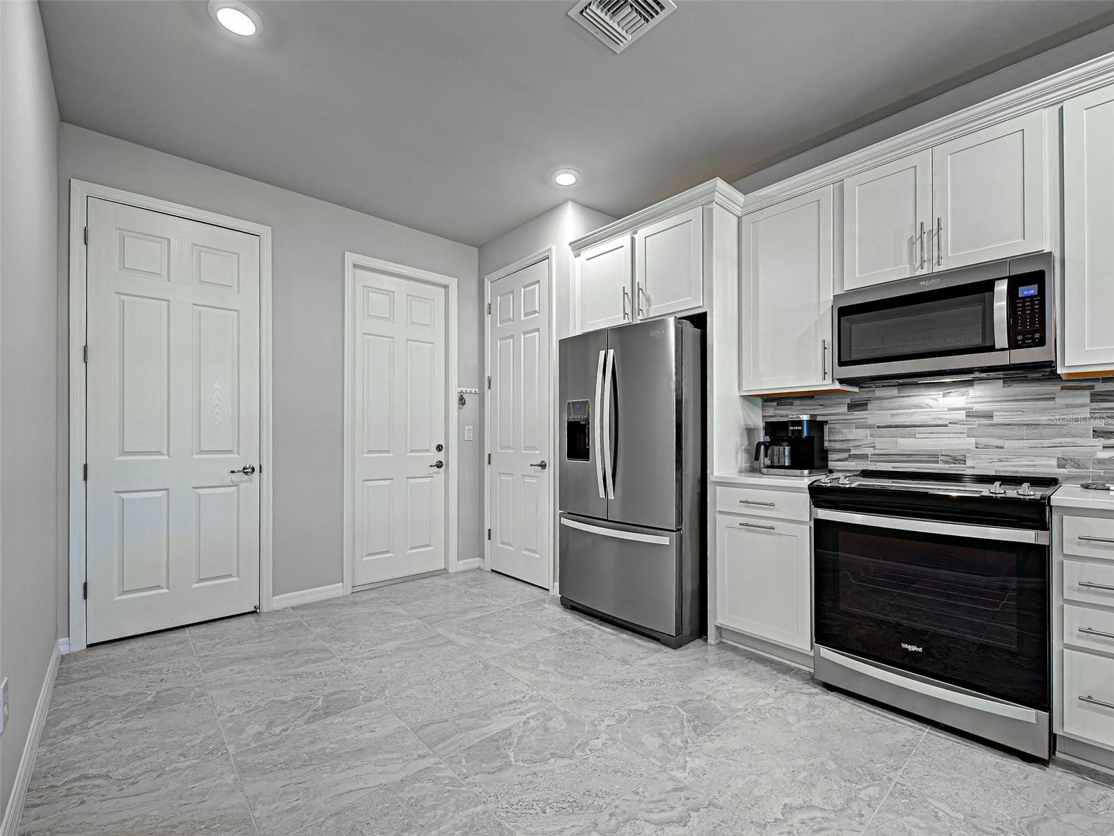 ISLANDWALK/THE WEST VLGS PH 5 - Residential