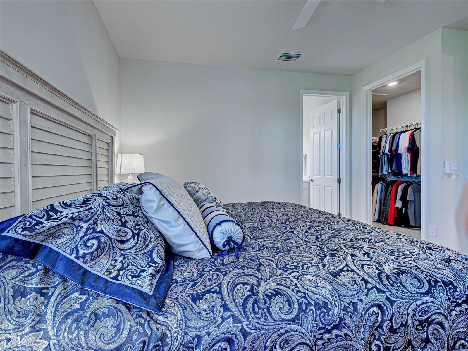 ISLANDWALK/THE WEST VLGS PH 5 - Residential