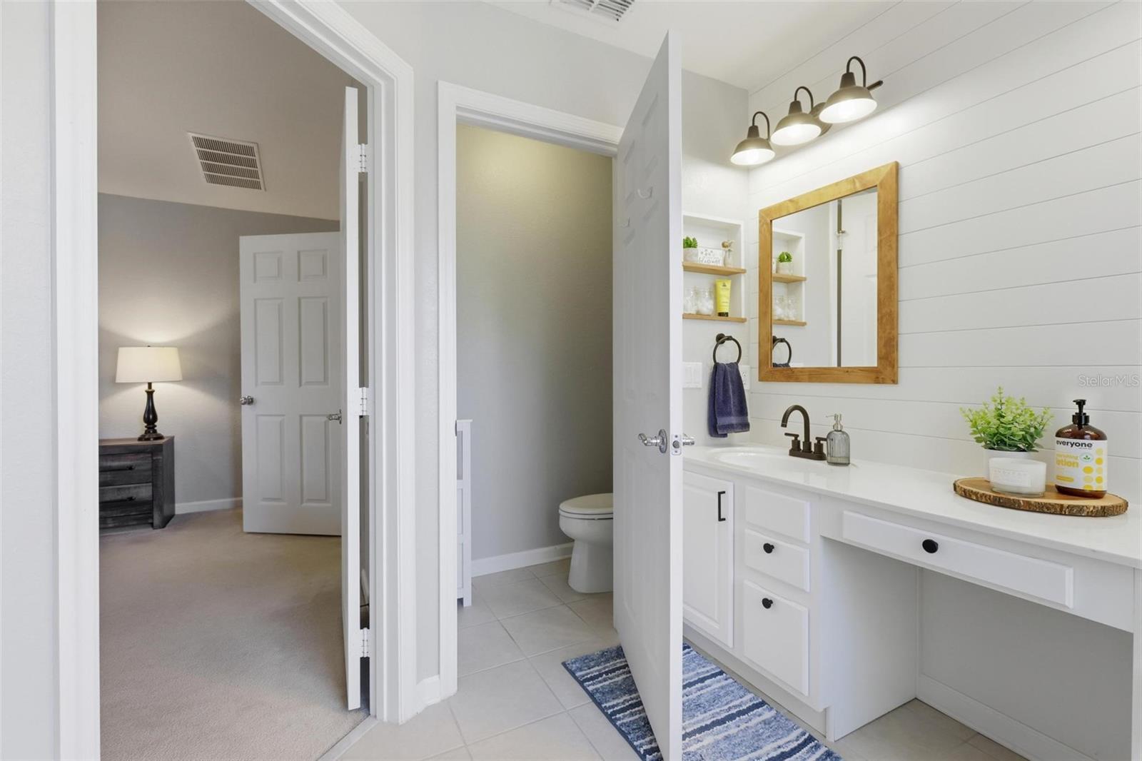 REGENCY OAKS UNIT ONE - Residential