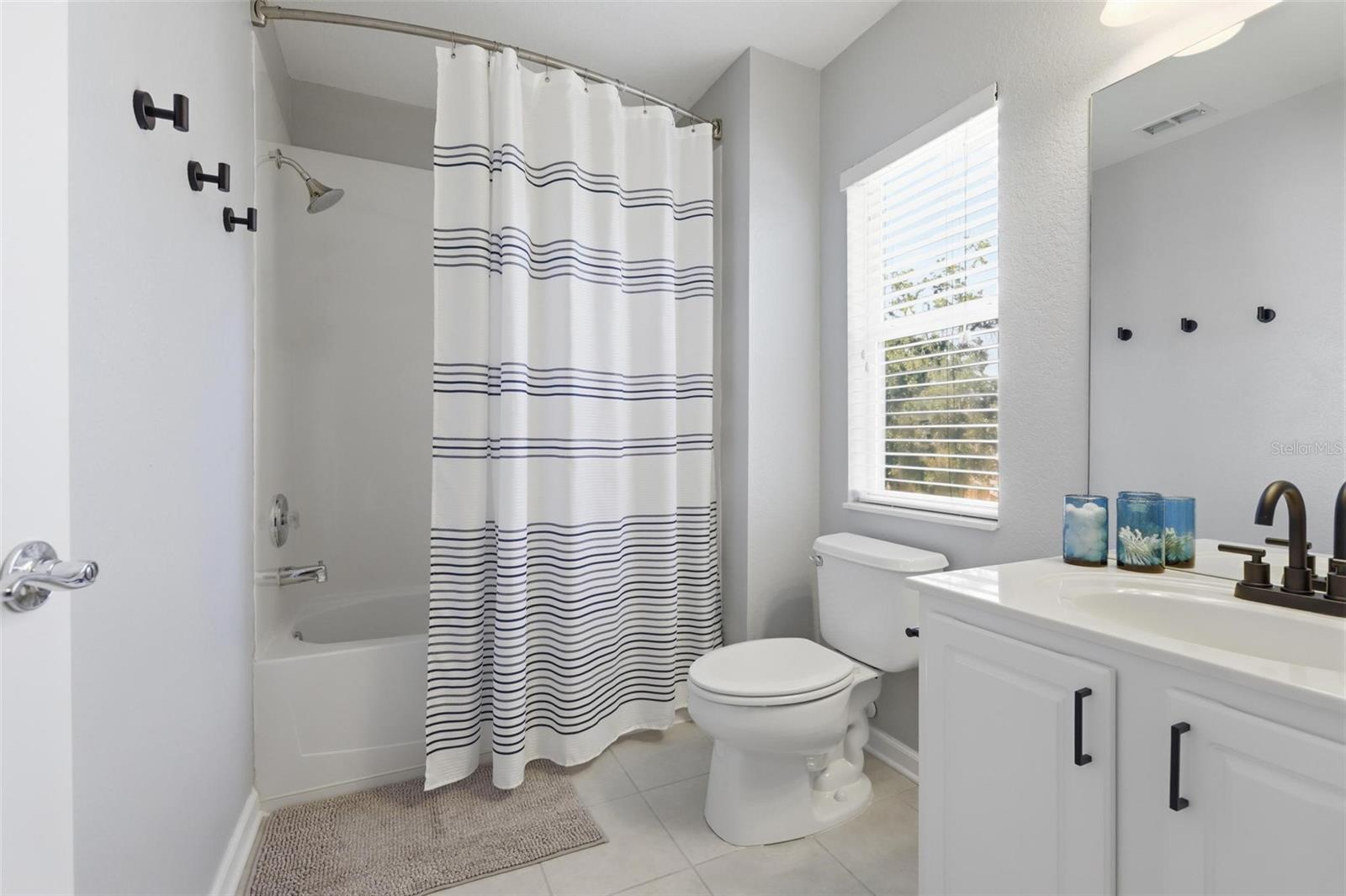 REGENCY OAKS UNIT ONE - Residential