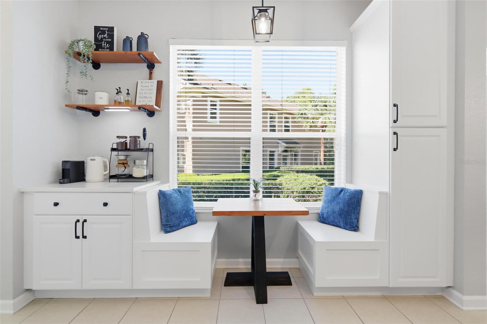 REGENCY OAKS UNIT ONE - Residential