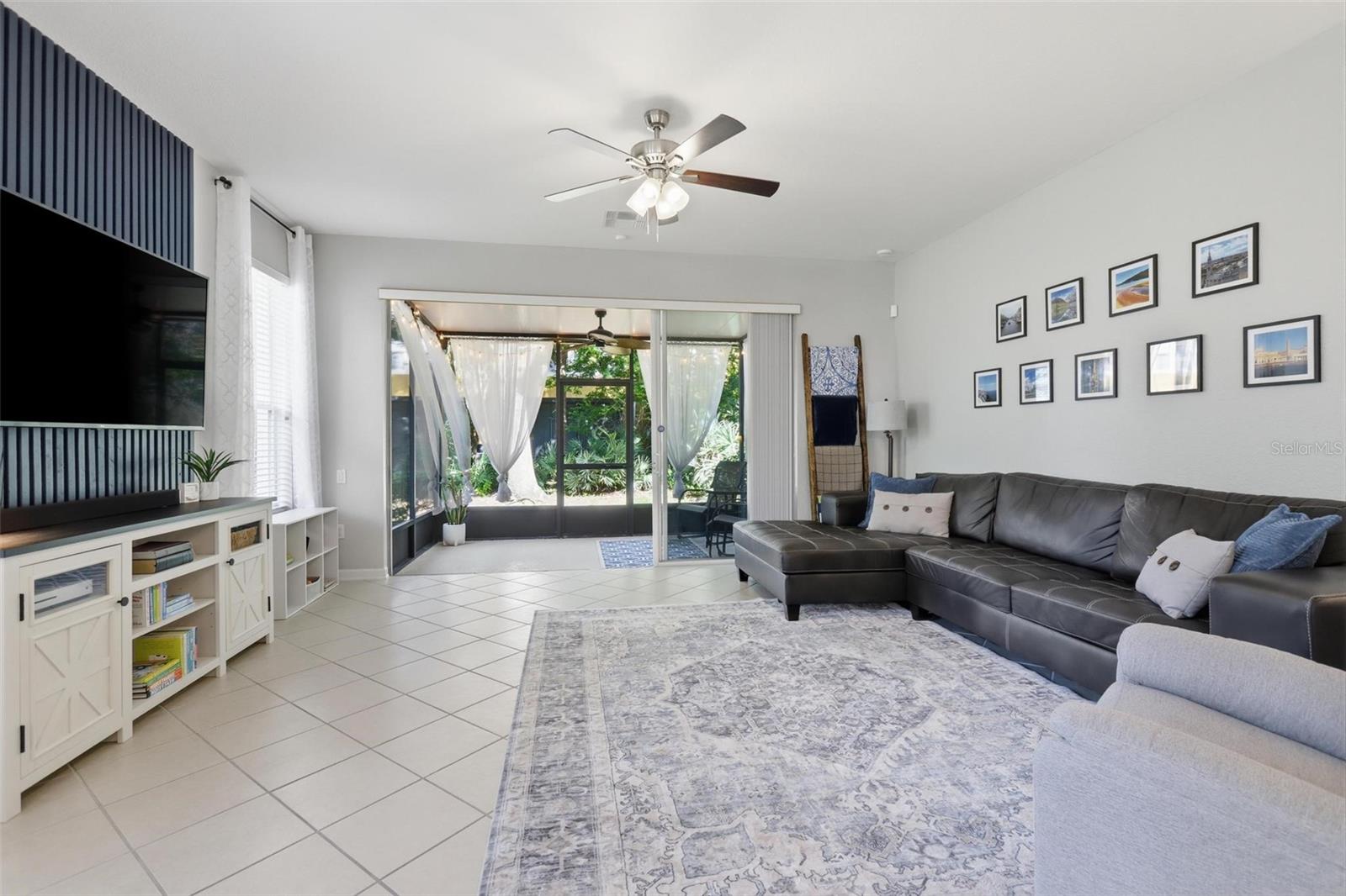 REGENCY OAKS UNIT ONE - Residential