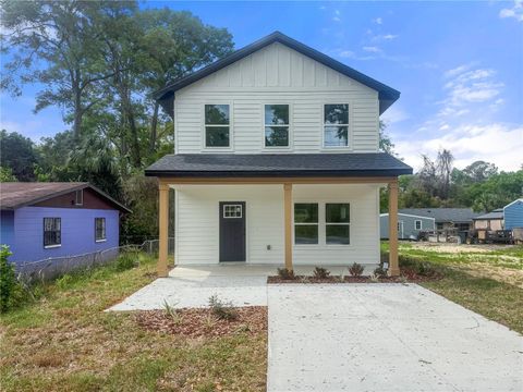 Photo of 15214 NW 133rd Terrace, Alachua, FL 32615 (MLS # GC538225)