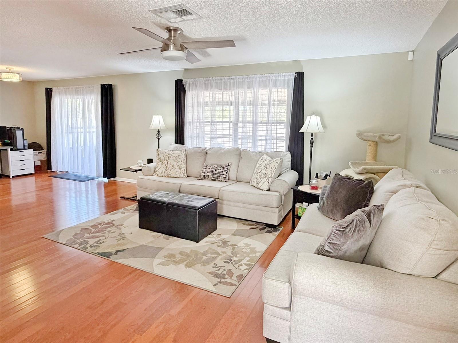 TEMPLE OAKS - Residential