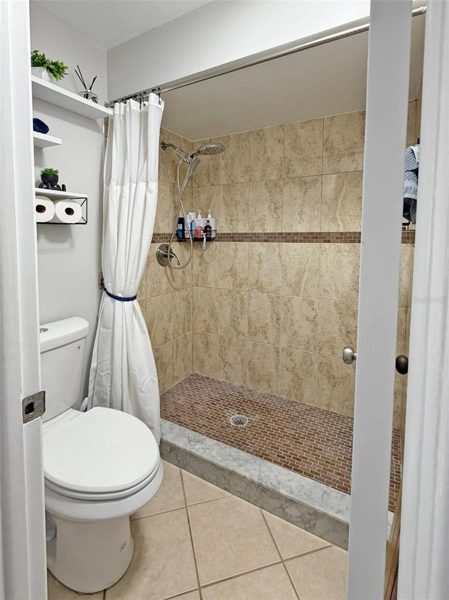 TEMPLE OAKS - Residential