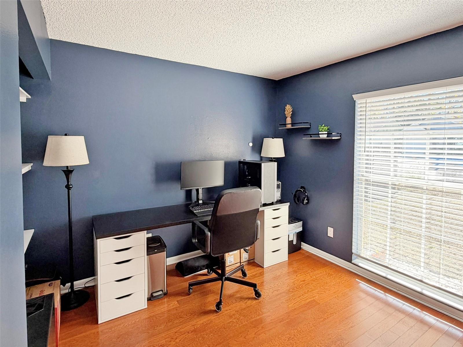 TEMPLE OAKS - Residential