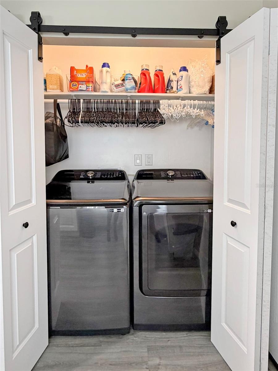 TEMPLE OAKS - Residential