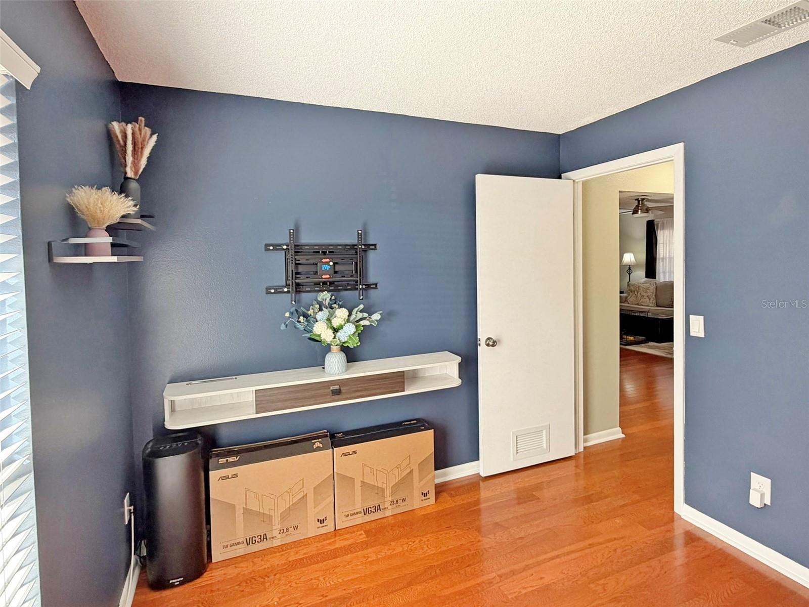 TEMPLE OAKS - Residential