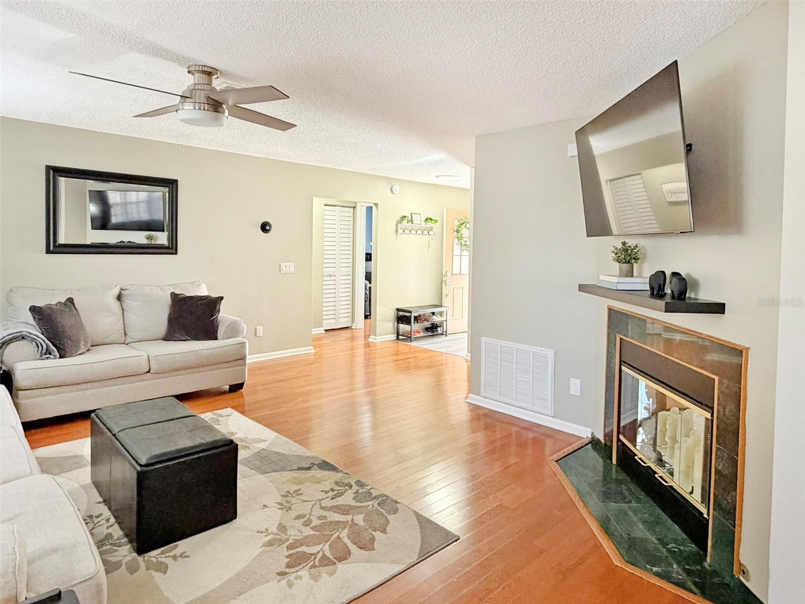 TEMPLE OAKS - Residential