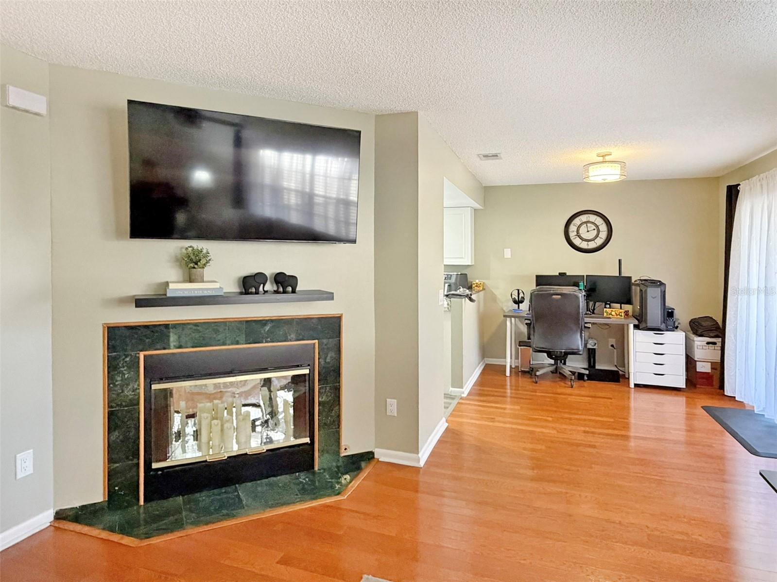 TEMPLE OAKS - Residential