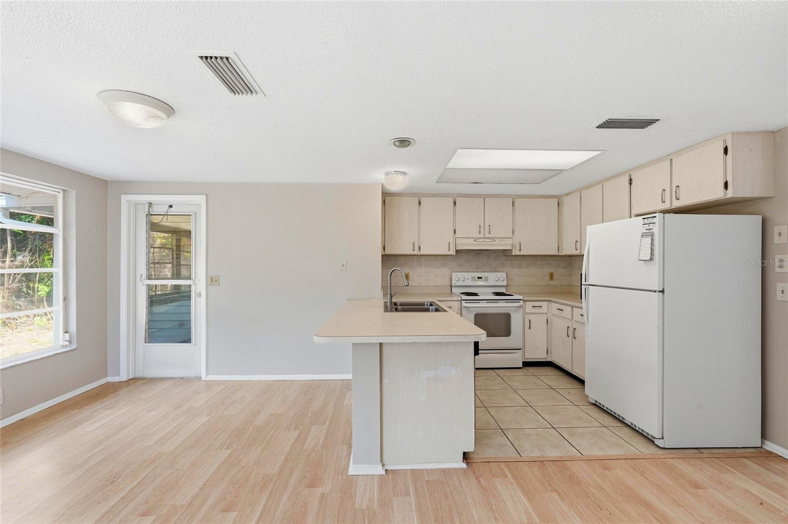 SOUTH VENICE - Residential