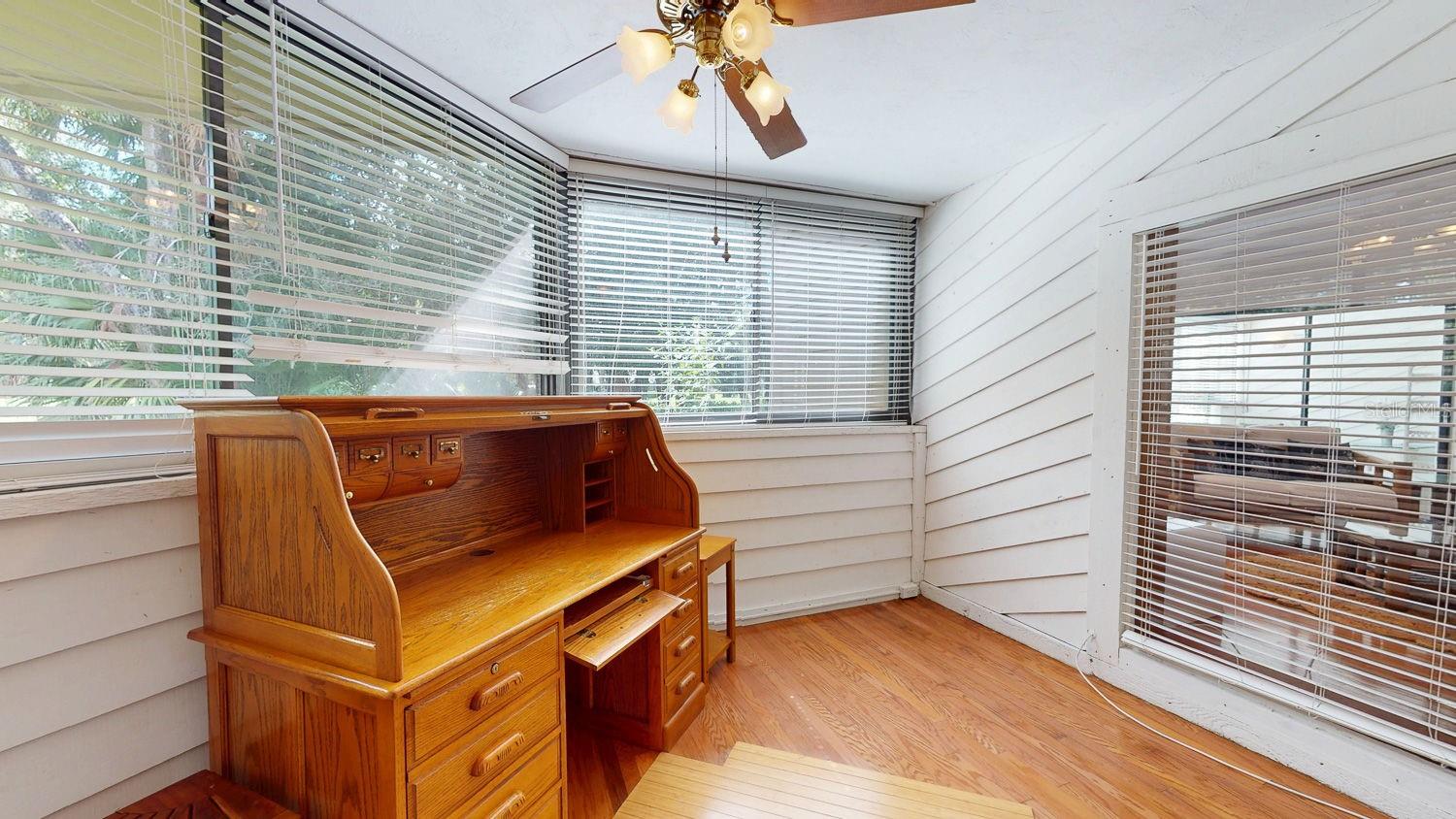 EAST LAKE WOODLANDS WOODRIDGE GREEN TWNHMS - Residential