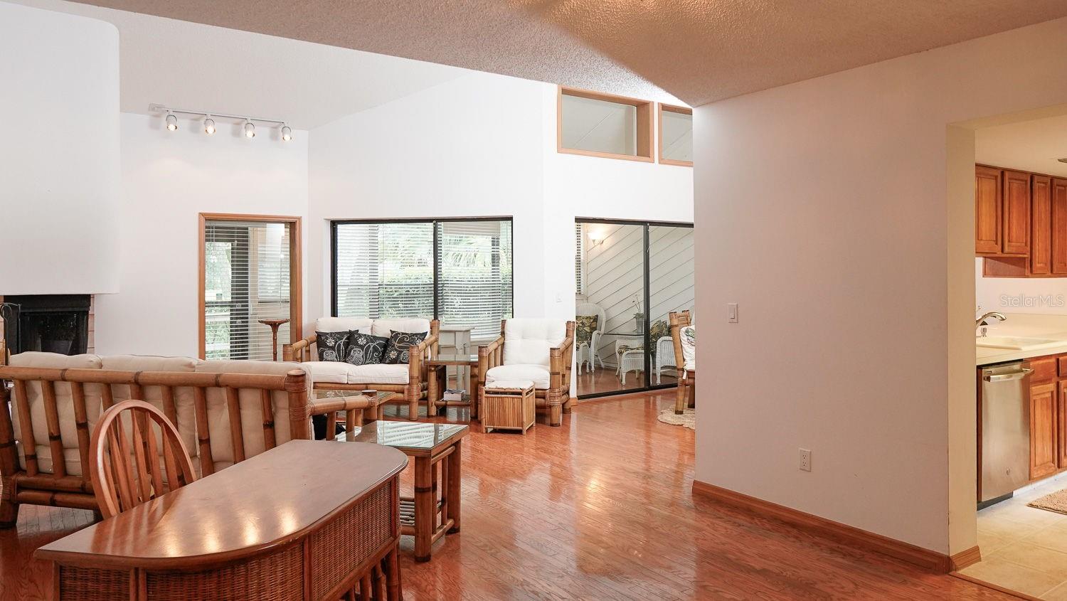 EAST LAKE WOODLANDS WOODRIDGE GREEN TWNHMS - Residential