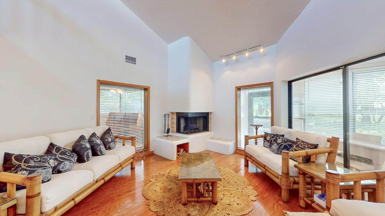 EAST LAKE WOODLANDS WOODRIDGE GREEN TWNHMS - Residential