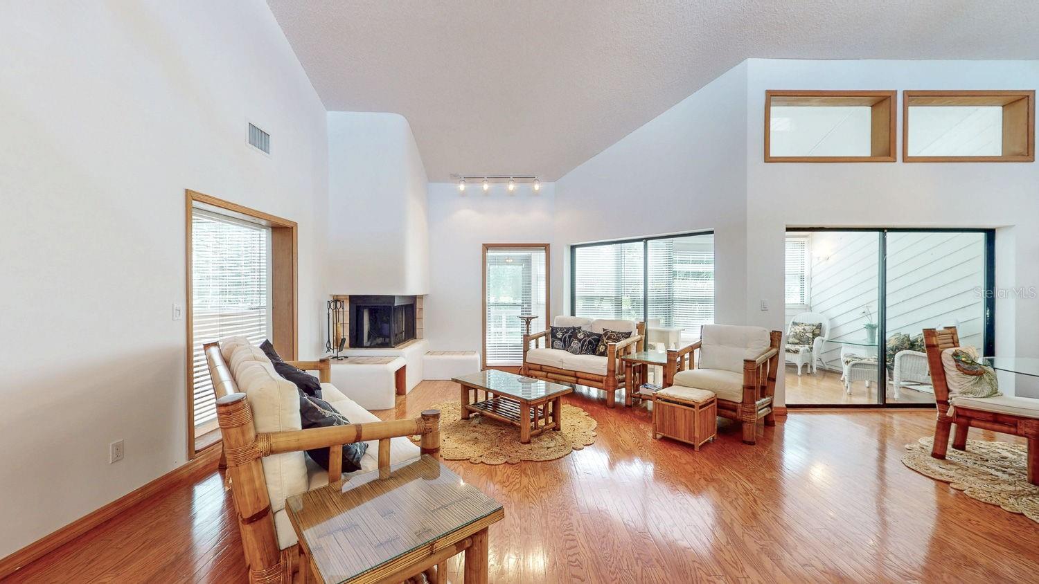 EAST LAKE WOODLANDS WOODRIDGE GREEN TWNHMS - Residential