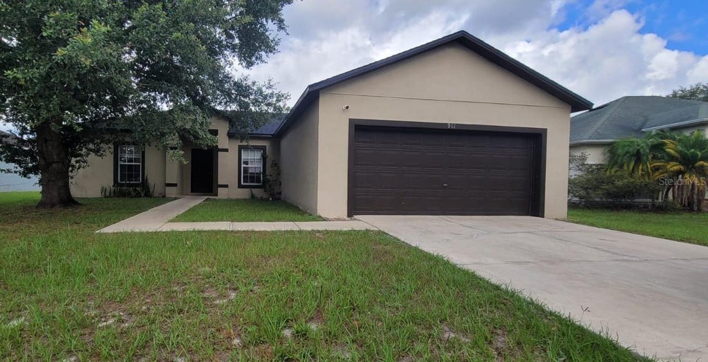 Photo of 911 Gloucester Court, Kissimmee, FL 34758 (MLS # S5154618)