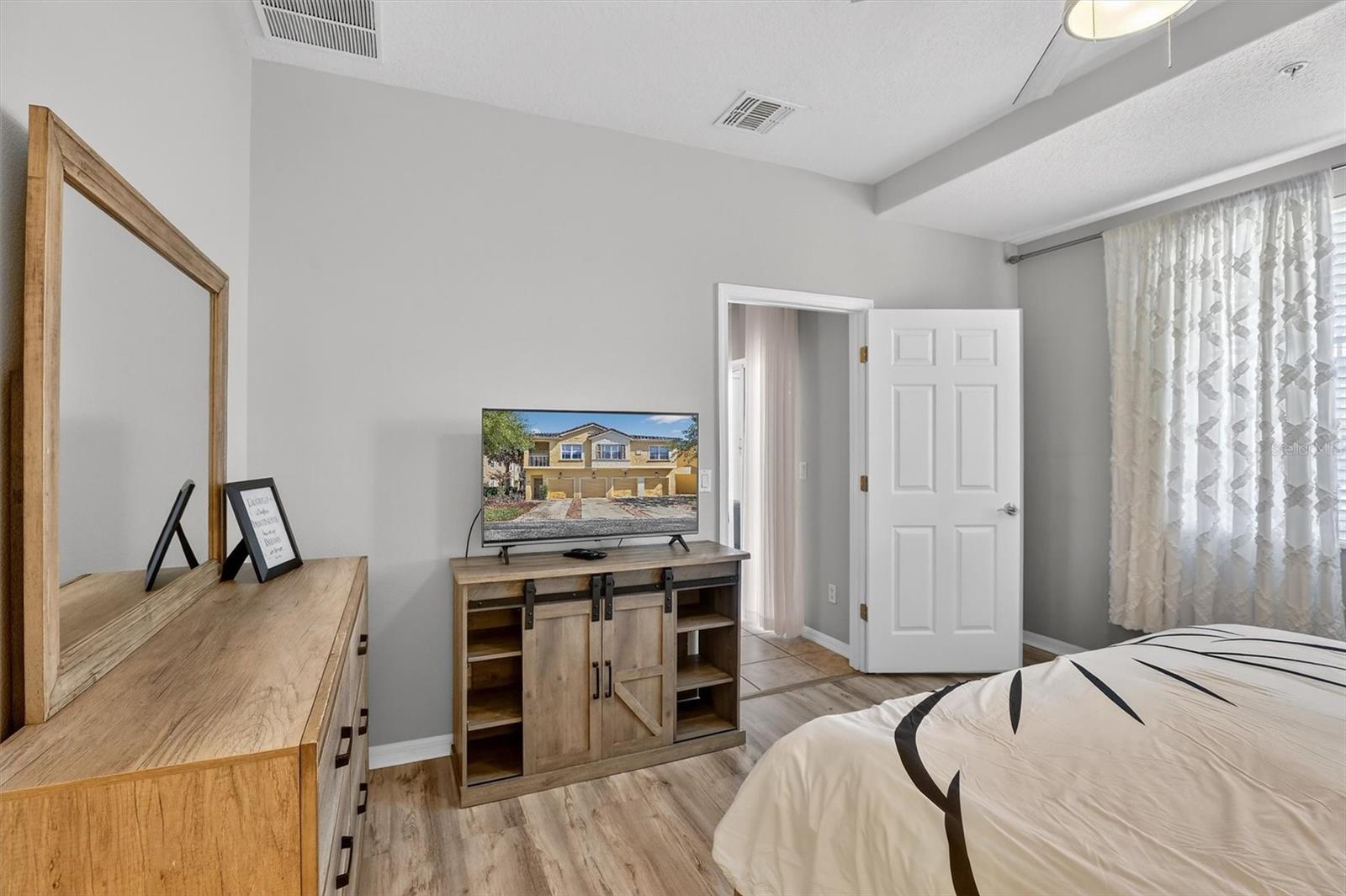 OAKWATER PH 04 - Residential