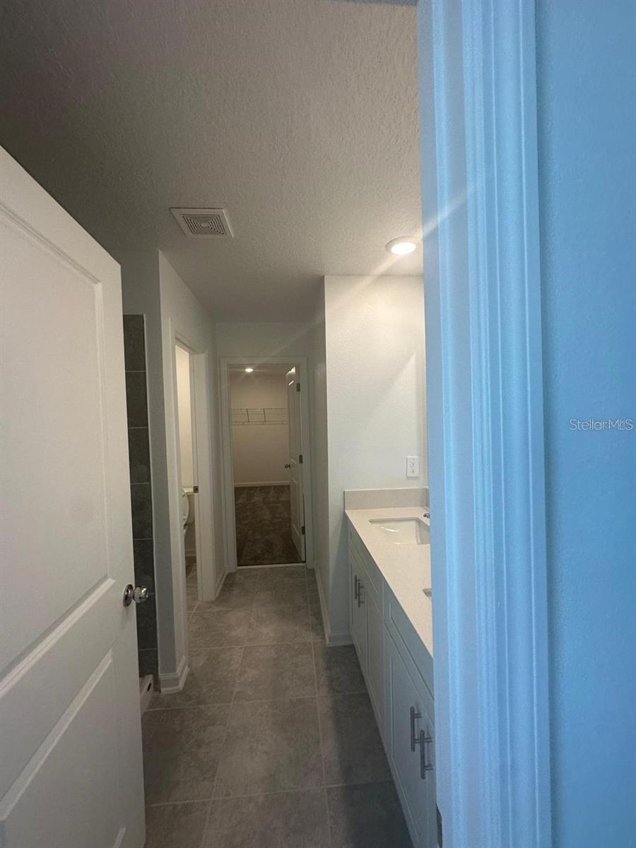 RANCHES/LK MCLEOD II - Residential Lease