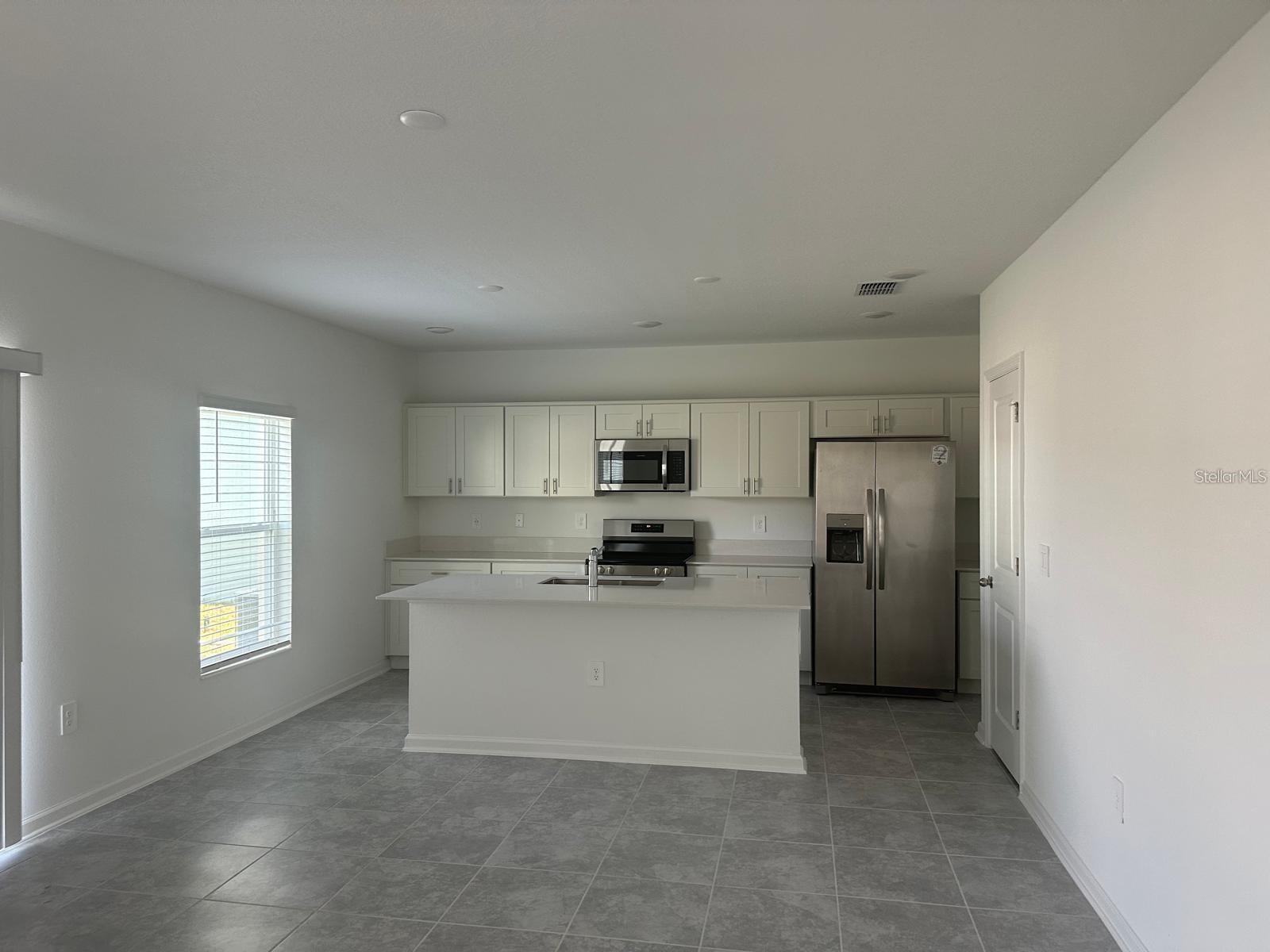 RANCHES/LK MCLEOD II - Residential Lease