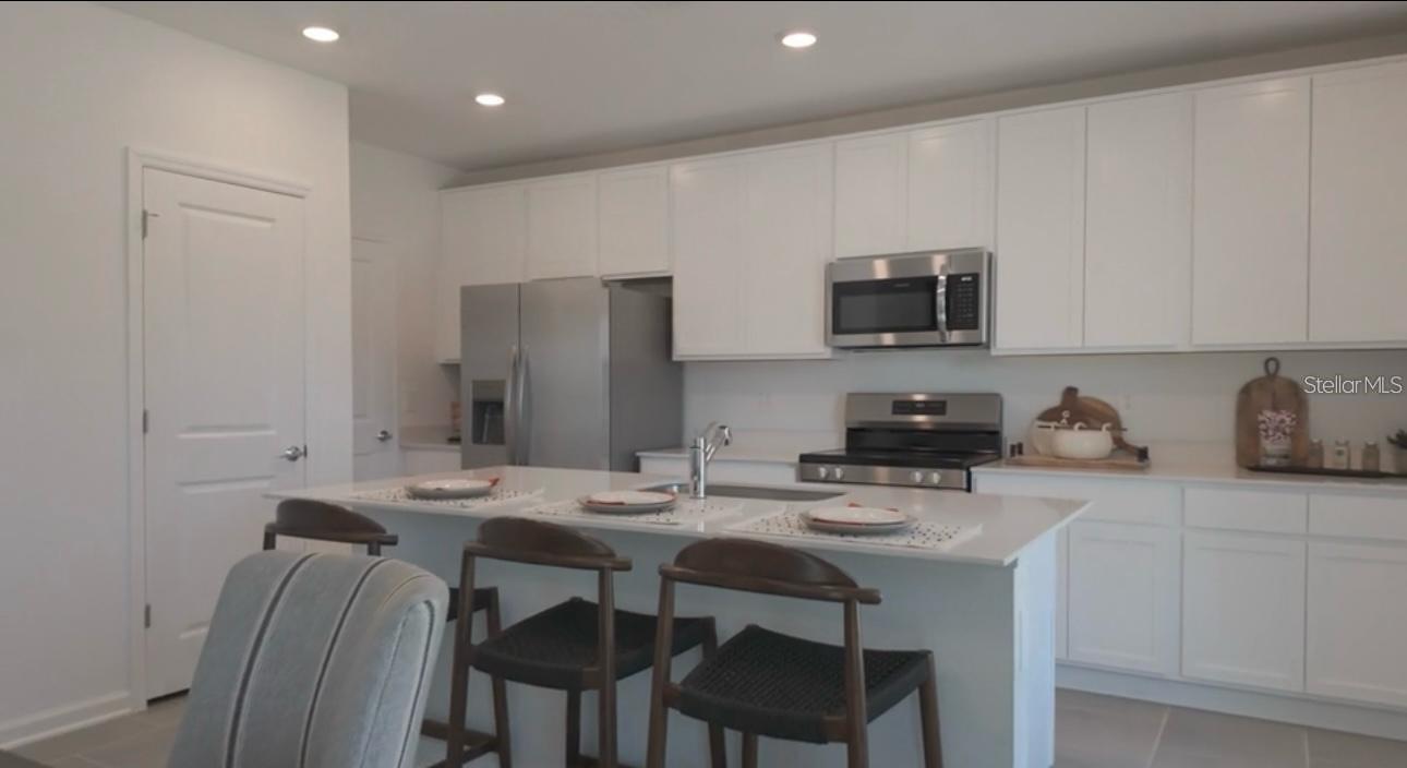 RANCHES/LK MCLEOD II - Residential Lease