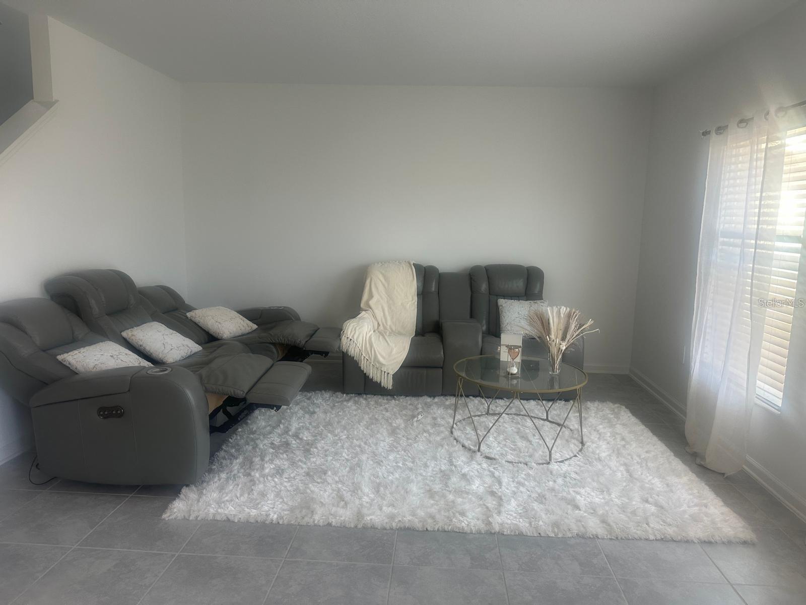 RANCHES/LK MCLEOD II - Residential Lease