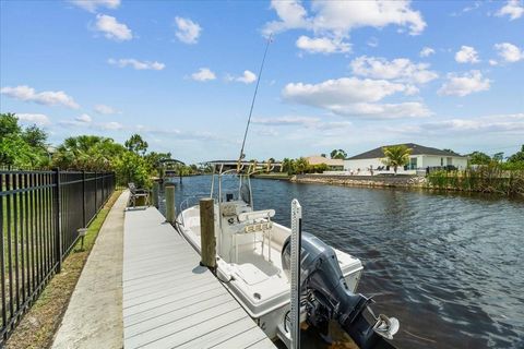 A home in PORT CHARLOTTE