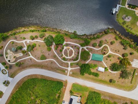 A home in PORT CHARLOTTE