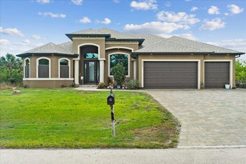 A home in PORT CHARLOTTE