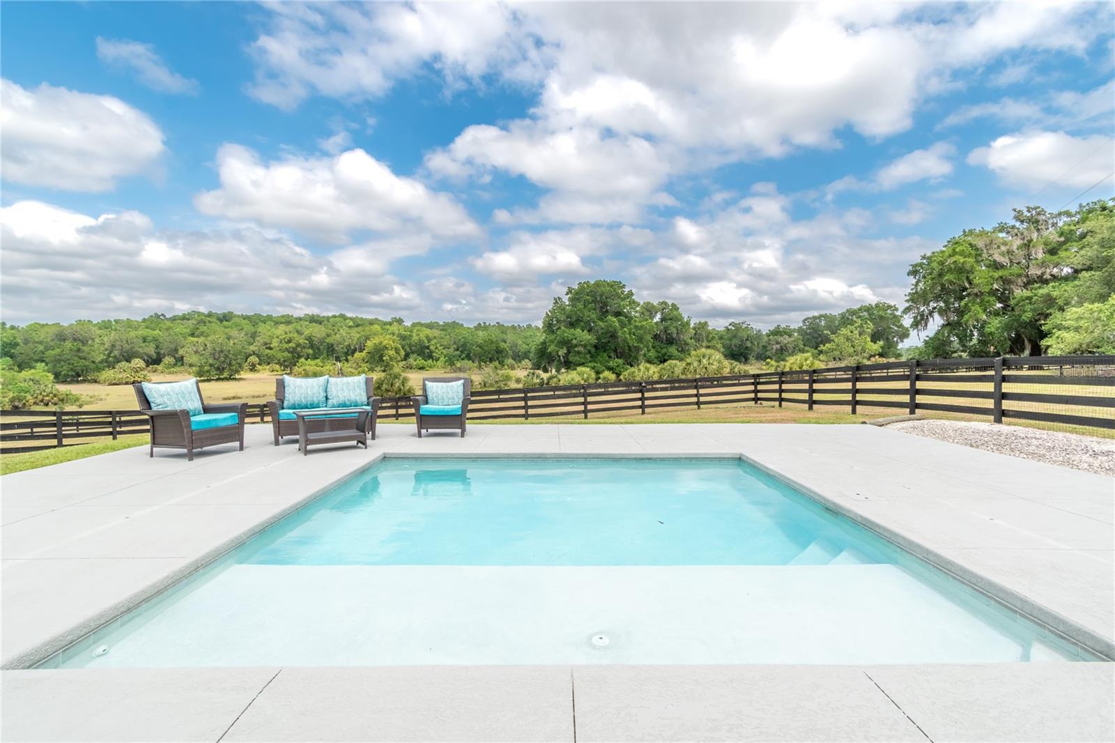 EQUESTRIAN SPGS - Residential