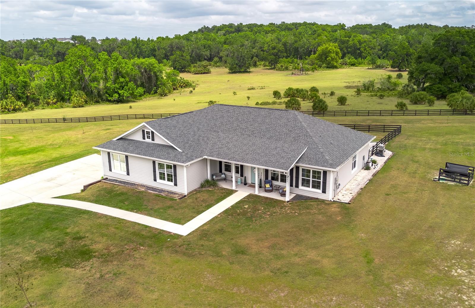 EQUESTRIAN SPGS - Residential