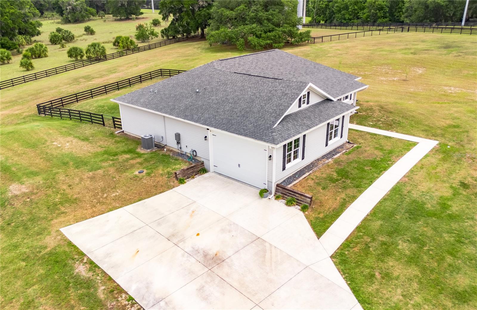 EQUESTRIAN SPGS - Residential