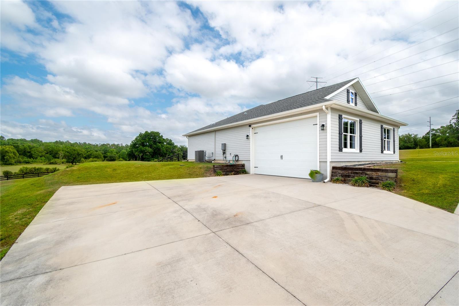 EQUESTRIAN SPGS - Residential