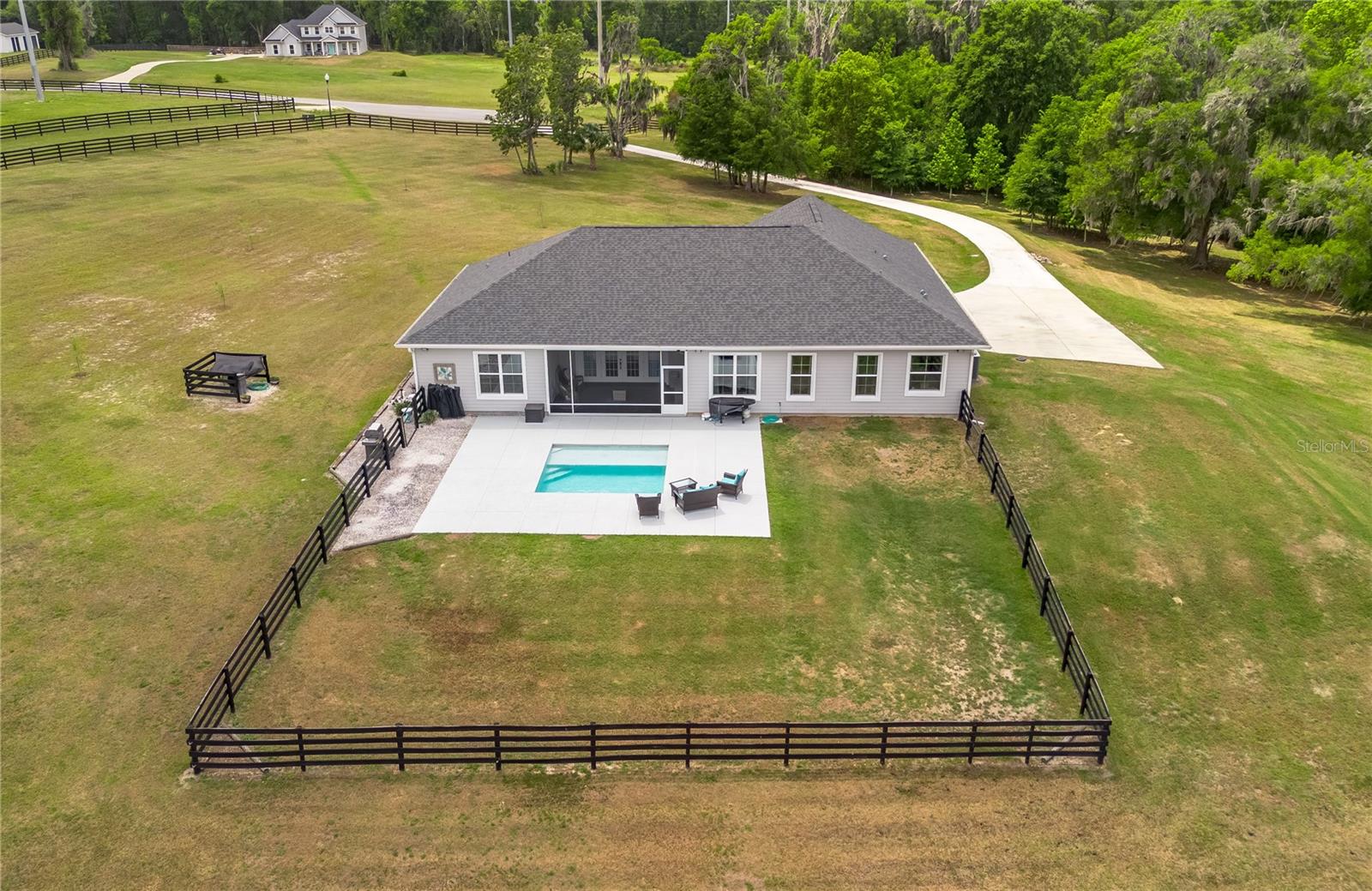 EQUESTRIAN SPGS - Residential