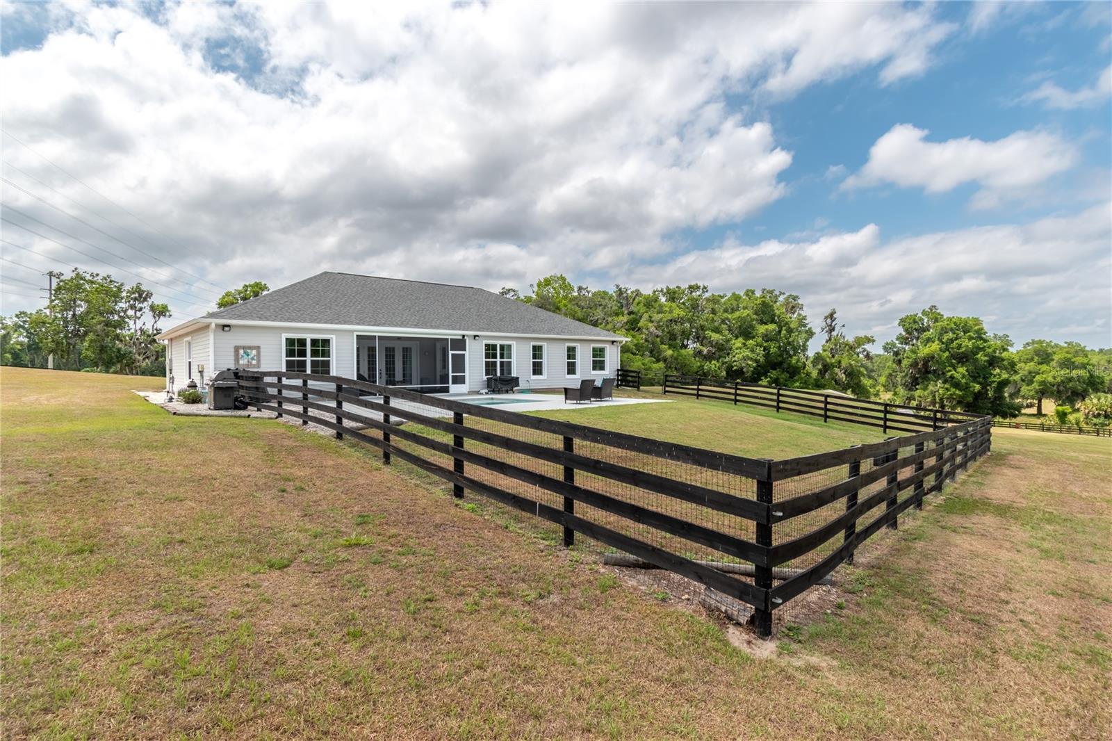 EQUESTRIAN SPGS - Residential