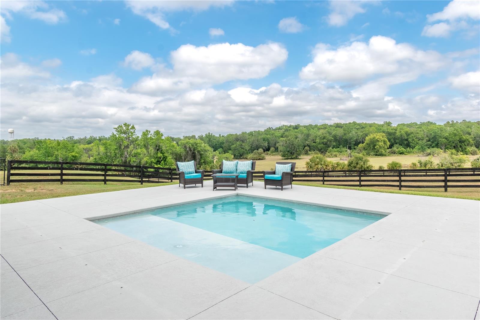 EQUESTRIAN SPGS - Residential